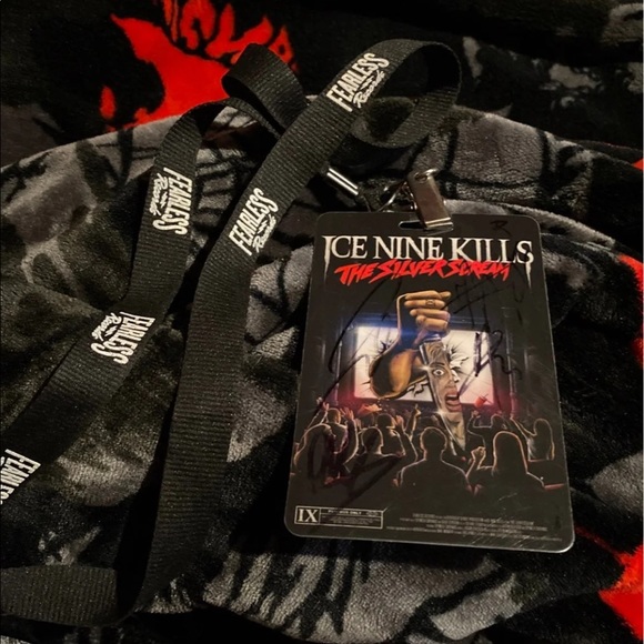 Ice Nine Kills :: Autographed “The Silver Scream” Collectible - Picture 2 of 2
